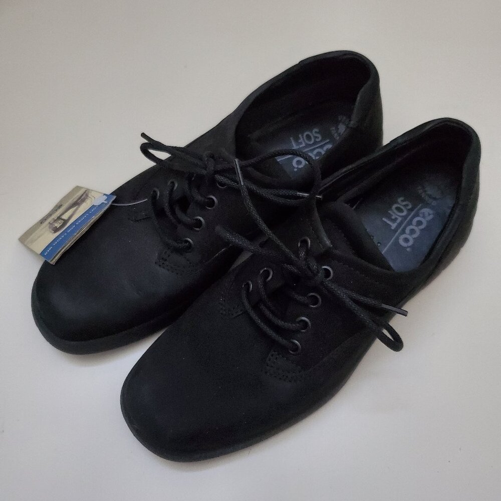 ECCO soft black walking shoes
